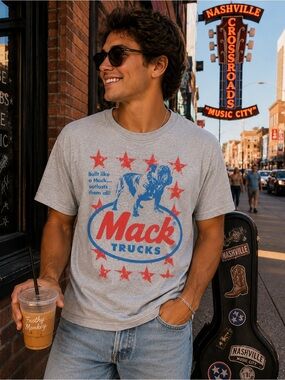 Mack Trucks Graphic T Shirt Large Gray Bulldog Logo Short Sleeve Tee